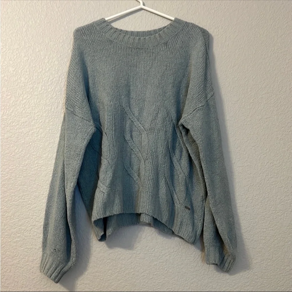 Hollister Mint Cable crew knit sweater with puffer soft long sleeves. - Picture 2 of 6